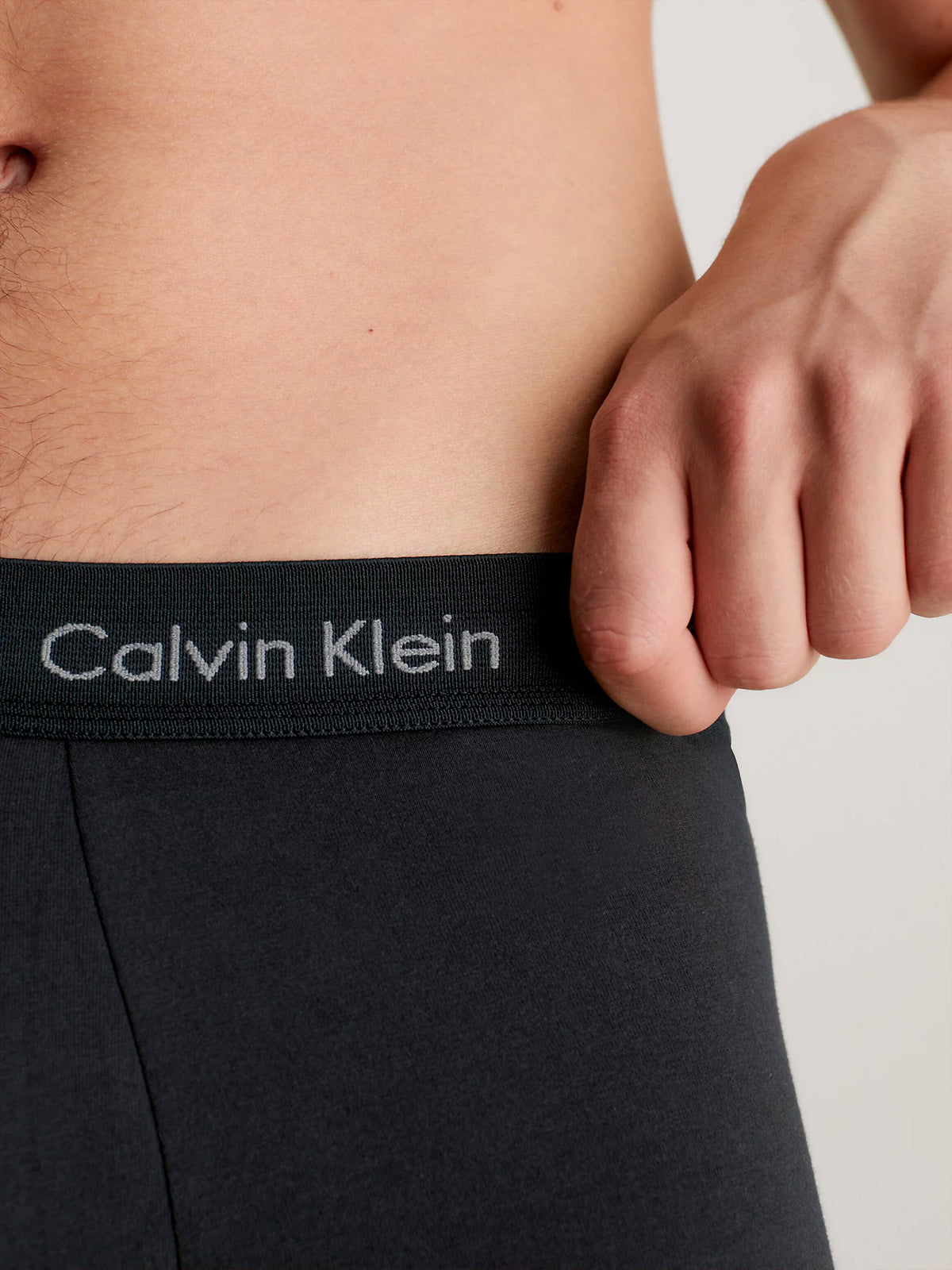 Mens Calvin Klein Boxer Shorts Low Rise Trunks 3 Pack, 05, U2664G, B- White, TWNY Port, Porpoise Logos