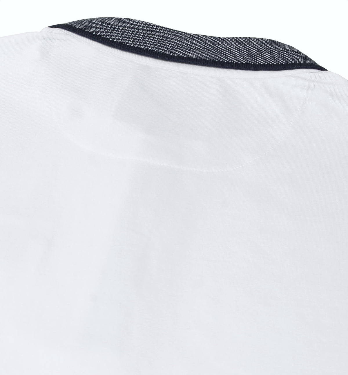 #group_bright-white